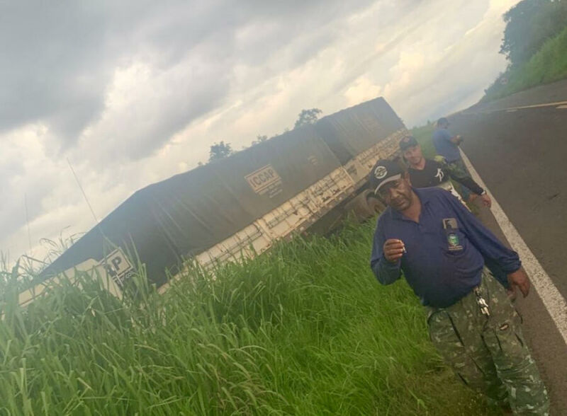 Ilustração da notícia Motorista evita tragédia após carreta perder freio na Serra Sucuriú, em Paraíso das Águas